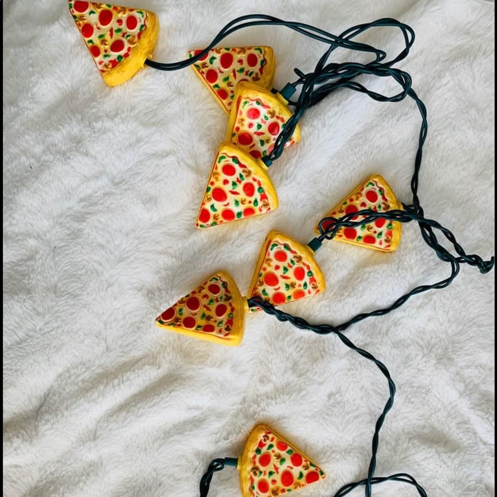 Urban outfitter pizza string lights